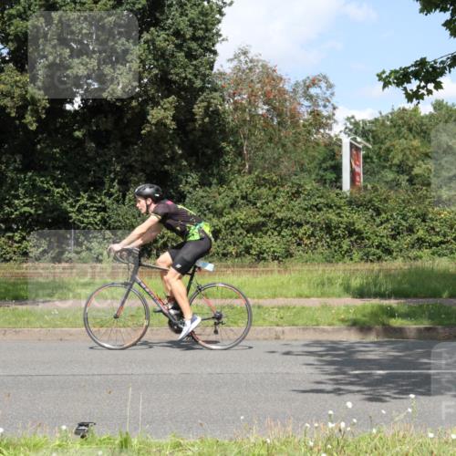 10.08.2025 - GEWOBA Citytriathlon Bremen Yannick Fuchs http://msf.ph/oto/8569624 10.08.2025 14:12:14 Radfahren 10, 27, 42, 171, 172 meine-sportfotos.de