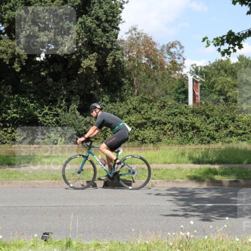 10.08.2025 - GEWOBA Citytriathlon Bremen Yannick Fuchs http://msf.ph/oto/8569625 10.08.2025 14:12:15 Radfahren 10, 27, 33, 42, 171, 172 meine-sportfotos.de