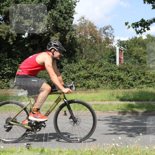 10.08.2025 - GEWOBA Citytriathlon Bremen Yannick Fuchs http://msf.ph/oto/8569630 10.08.2025 14:12:23 Radfahren 10, 27, 33, 42, 66, 171, 172, 178 meine-sportfotos.de