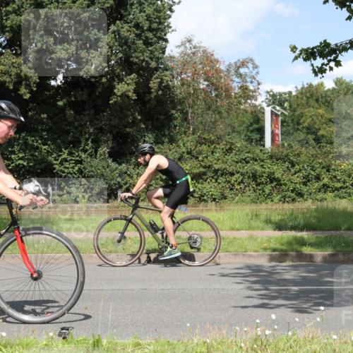 10.08.2025 - GEWOBA Citytriathlon Bremen Yannick Fuchs http://msf.ph/oto/8569635 10.08.2025 14:12:26 Radfahren 10, 27, 33, 42, 66, 171, 172, 178 meine-sportfotos.de