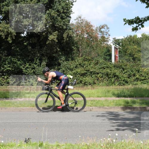 10.08.2025 - GEWOBA Citytriathlon Bremen Yannick Fuchs http://msf.ph/oto/8569651 10.08.2025 14:12:46 Radfahren 95, 117, 148, 155 meine-sportfotos.de