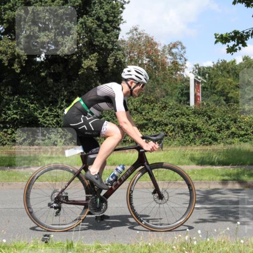 10.08.2025 - GEWOBA Citytriathlon Bremen Yannick Fuchs http://msf.ph/oto/8569658 10.08.2025 14:12:57 Radfahren 8, 95, 117, 148 meine-sportfotos.de