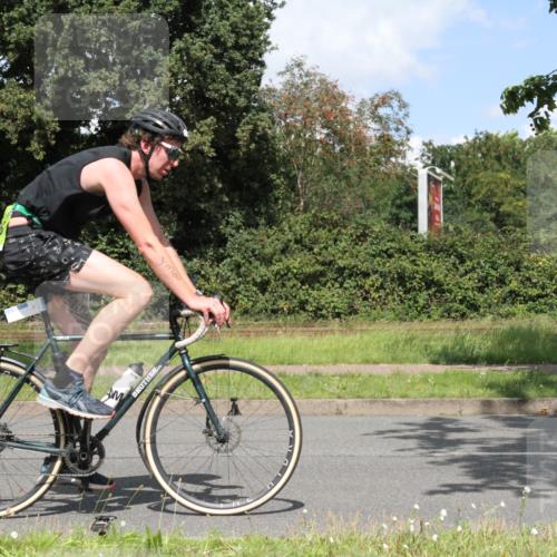10.08.2025 - GEWOBA Citytriathlon Bremen Yannick Fuchs http://msf.ph/oto/8569667 10.08.2025 14:13:03 Radfahren 8, 95, 107, 148 meine-sportfotos.de