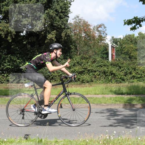 10.08.2025 - GEWOBA Citytriathlon Bremen Yannick Fuchs http://msf.ph/oto/8569673 10.08.2025 14:13:05 Radfahren 8, 95, 107, 148 meine-sportfotos.de