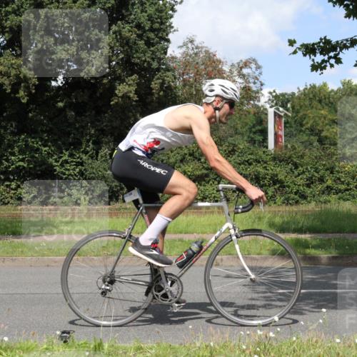 10.08.2025 - GEWOBA Citytriathlon Bremen Yannick Fuchs http://msf.ph/oto/8569684 10.08.2025 14:13:21 Radfahren 26, 104, 107, 175 meine-sportfotos.de