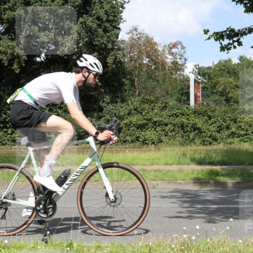 10.08.2025 - GEWOBA Citytriathlon Bremen Yannick Fuchs http://msf.ph/oto/8569688 10.08.2025 14:13:27 Radfahren 14, 26, 44, 104, 112, 175 meine-sportfotos.de