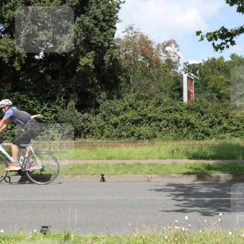 10.08.2025 - GEWOBA Citytriathlon Bremen Yannick Fuchs http://msf.ph/oto/8569714 10.08.2025 14:14:01 Radfahren  meine-sportfotos.de