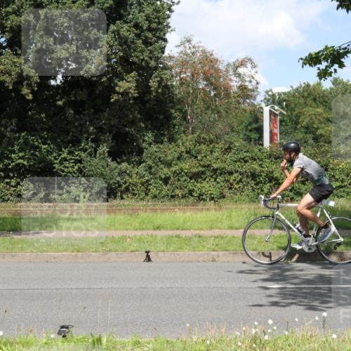 10.08.2025 - GEWOBA Citytriathlon Bremen Yannick Fuchs http://msf.ph/oto/8569729 10.08.2025 14:14:09 Radfahren  meine-sportfotos.de