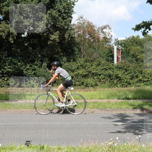 10.08.2025 - GEWOBA Citytriathlon Bremen Yannick Fuchs http://msf.ph/oto/8569730 10.08.2025 14:14:09 Radfahren  meine-sportfotos.de