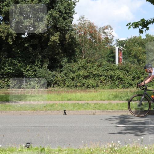 10.08.2025 - GEWOBA Citytriathlon Bremen Yannick Fuchs http://msf.ph/oto/8569736 10.08.2025 14:14:11 Radfahren 122 meine-sportfotos.de