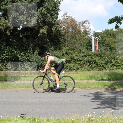 10.08.2025 - GEWOBA Citytriathlon Bremen Yannick Fuchs http://msf.ph/oto/8569745 10.08.2025 14:14:15 Radfahren 122 meine-sportfotos.de