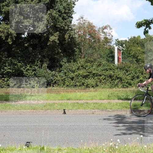 10.08.2025 - GEWOBA Citytriathlon Bremen Yannick Fuchs http://msf.ph/oto/8569747 10.08.2025 14:14:17 Radfahren 122 meine-sportfotos.de