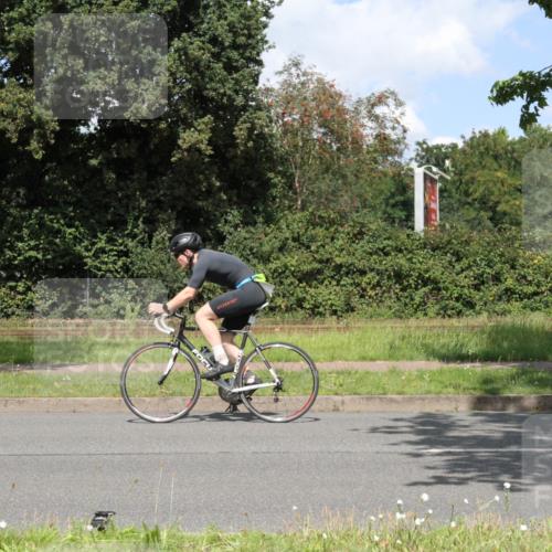 10.08.2025 - GEWOBA Citytriathlon Bremen Yannick Fuchs http://msf.ph/oto/8569748 10.08.2025 14:14:17 Radfahren 122 meine-sportfotos.de