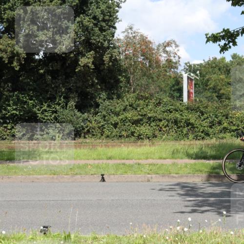 10.08.2025 - GEWOBA Citytriathlon Bremen Yannick Fuchs http://msf.ph/oto/8569758 10.08.2025 14:14:22 Radfahren 122 meine-sportfotos.de