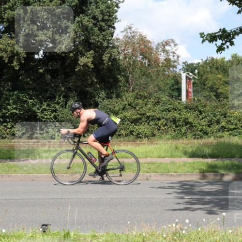 10.08.2025 - GEWOBA Citytriathlon Bremen Yannick Fuchs http://msf.ph/oto/8569769 10.08.2025 14:14:29 Radfahren 77, 93, 122, 143 meine-sportfotos.de