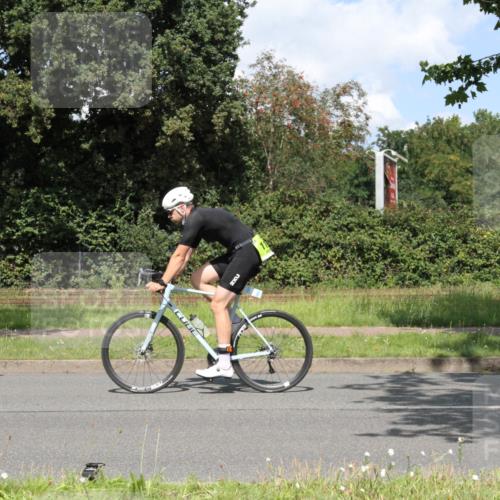 10.08.2025 - GEWOBA Citytriathlon Bremen Yannick Fuchs http://msf.ph/oto/8569791 10.08.2025 14:14:41 Radfahren 68, 77, 93, 96, 105, 113, 143 meine-sportfotos.de