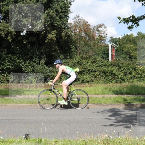 10.08.2025 - GEWOBA Citytriathlon Bremen Yannick Fuchs http://msf.ph/oto/8569803 10.08.2025 14:14:48 Radfahren 37, 68, 77, 82, 93, 96, 105, 113, 143 meine-sportfotos.de