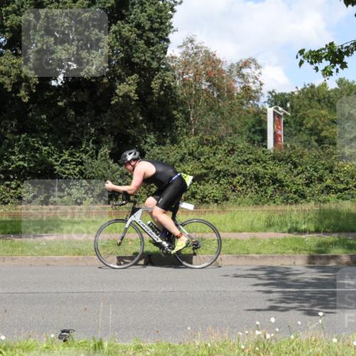 10.08.2025 - GEWOBA Citytriathlon Bremen Yannick Fuchs http://msf.ph/oto/8569808 10.08.2025 14:14:51 Radfahren 37, 68, 82, 96, 105, 113, 143, 151, 226 meine-sportfotos.de