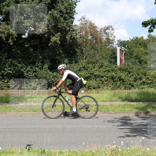 10.08.2025 - GEWOBA Citytriathlon Bremen Yannick Fuchs http://msf.ph/oto/8569835 10.08.2025 14:15:02 Radfahren 15, 37, 76, 82, 108, 133, 146, 151, 226 meine-sportfotos.de