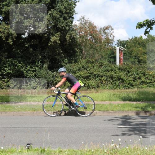 10.08.2025 - GEWOBA Citytriathlon Bremen Yannick Fuchs http://msf.ph/oto/8569837 10.08.2025 14:15:03 Radfahren 15, 37, 76, 82, 108, 133, 146, 151, 226 meine-sportfotos.de