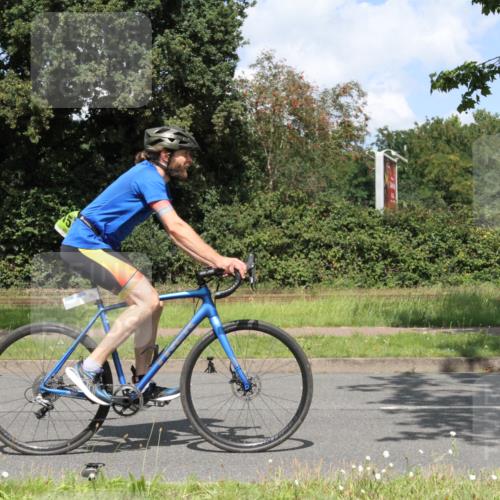 10.08.2025 - GEWOBA Citytriathlon Bremen Yannick Fuchs http://msf.ph/oto/8569838 10.08.2025 14:15:03 Radfahren 15, 37, 76, 82, 108, 133, 146, 151, 226 meine-sportfotos.de