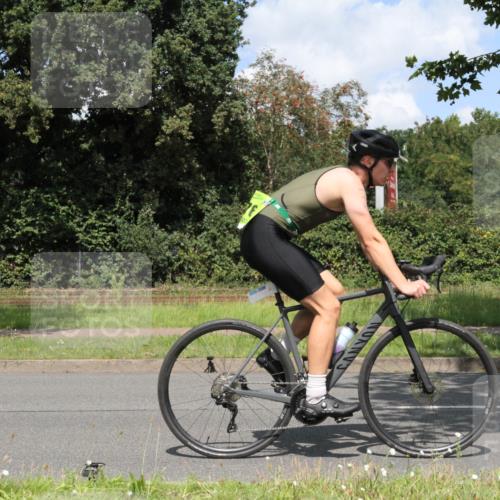 10.08.2025 - GEWOBA Citytriathlon Bremen Yannick Fuchs http://msf.ph/oto/8569868 10.08.2025 14:15:15 Radfahren 15, 45, 54, 55, 76, 88, 97, 108, 133, 146, 151 meine-sportfotos.de