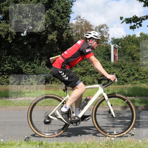 10.08.2025 - GEWOBA Citytriathlon Bremen Yannick Fuchs http://msf.ph/oto/8569882 10.08.2025 14:15:21 Radfahren 15, 45, 54, 55, 76, 88, 97, 108, 123 meine-sportfotos.de