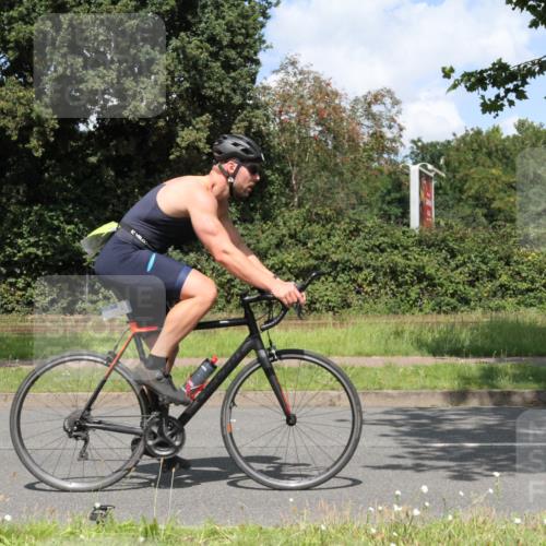 10.08.2025 - GEWOBA Citytriathlon Bremen Yannick Fuchs http://msf.ph/oto/8569883 10.08.2025 14:15:21 Radfahren 15, 45, 54, 55, 76, 88, 97, 108, 123 meine-sportfotos.de