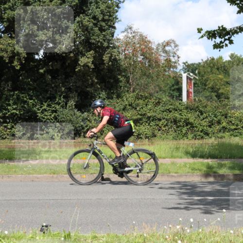 10.08.2025 - GEWOBA Citytriathlon Bremen Yannick Fuchs http://msf.ph/oto/8569889 10.08.2025 14:15:25 Radfahren 15, 45, 54, 55, 76, 88, 97, 108, 118, 123 meine-sportfotos.de