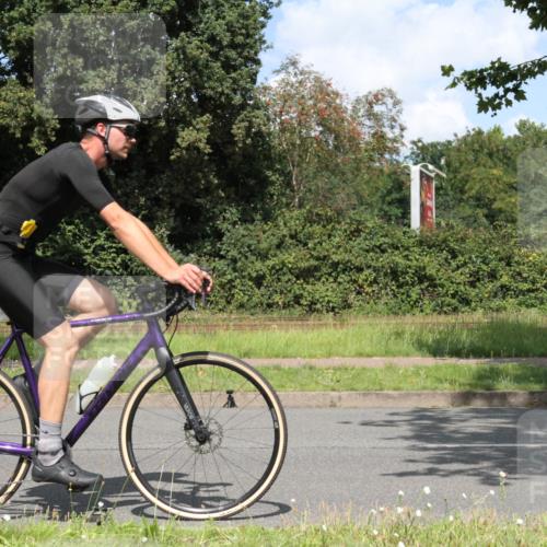10.08.2025 - GEWOBA Citytriathlon Bremen Yannick Fuchs http://msf.ph/oto/8569895 10.08.2025 14:15:29 Radfahren 45, 54, 55, 72, 88, 97, 118, 123, 187 meine-sportfotos.de