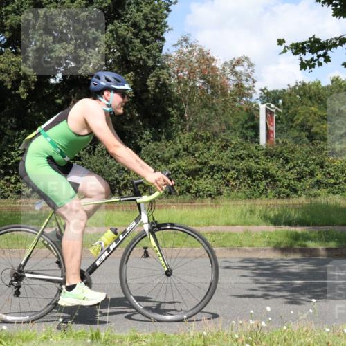 10.08.2025 - GEWOBA Citytriathlon Bremen Yannick Fuchs http://msf.ph/oto/8569915 10.08.2025 14:15:46 Radfahren 72, 74, 98, 118, 187, 271 meine-sportfotos.de