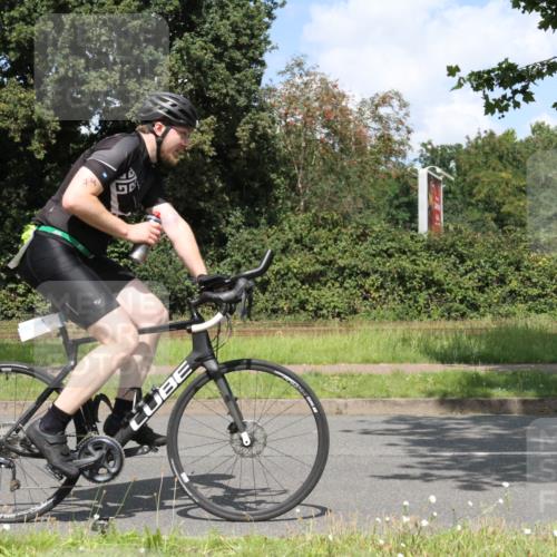 10.08.2025 - GEWOBA Citytriathlon Bremen Yannick Fuchs http://msf.ph/oto/8569917 10.08.2025 14:15:50 Radfahren 43, 72, 74, 98, 118, 129, 187, 271 meine-sportfotos.de