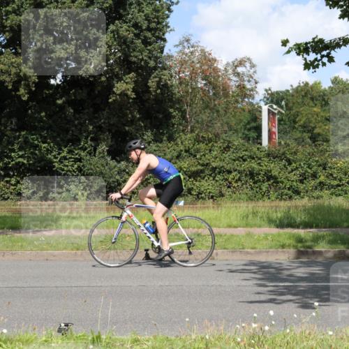 10.08.2025 - GEWOBA Citytriathlon Bremen Yannick Fuchs http://msf.ph/oto/8569920 10.08.2025 14:15:53 Radfahren 43, 46, 72, 74, 92, 98, 129, 187, 271 meine-sportfotos.de
