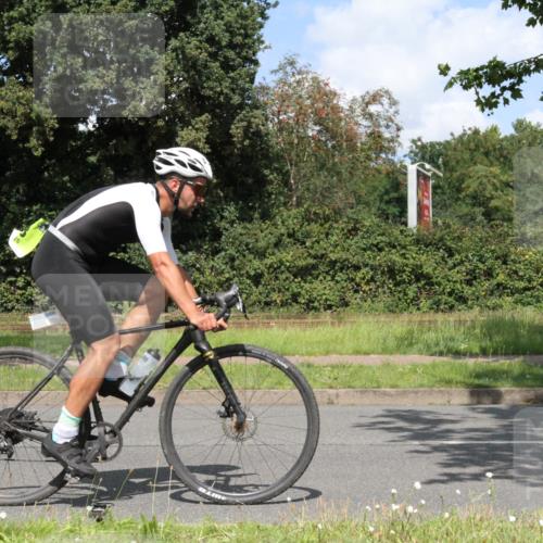 10.08.2025 - GEWOBA Citytriathlon Bremen Yannick Fuchs http://msf.ph/oto/8569925 10.08.2025 14:16:01 Radfahren 2, 23, 24, 43, 46, 92, 129, 271 meine-sportfotos.de