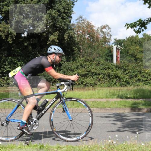 10.08.2025 - GEWOBA Citytriathlon Bremen Yannick Fuchs http://msf.ph/oto/8569929 10.08.2025 14:16:04 Radfahren 2, 23, 24, 43, 46, 62, 65, 92, 129, 271 meine-sportfotos.de