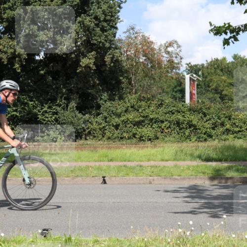 10.08.2025 - GEWOBA Citytriathlon Bremen Yannick Fuchs http://msf.ph/oto/8569938 10.08.2025 14:16:08 Radfahren 2, 23, 24, 38, 43, 46, 48, 62, 65, 92, 129, 271 meine-sportfotos.de