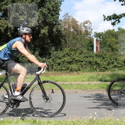 10.08.2025 - GEWOBA Citytriathlon Bremen Yannick Fuchs http://msf.ph/oto/8569939 10.08.2025 14:16:09 Radfahren 2, 23, 24, 38, 43, 46, 48, 62, 65, 92, 129 meine-sportfotos.de