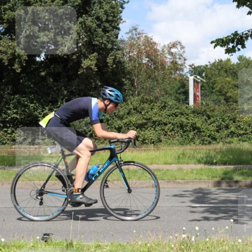 10.08.2025 - GEWOBA Citytriathlon Bremen Yannick Fuchs http://msf.ph/oto/8569946 10.08.2025 14:16:11 Radfahren 2, 23, 24, 38, 43, 46, 48, 62, 65, 92, 129 meine-sportfotos.de