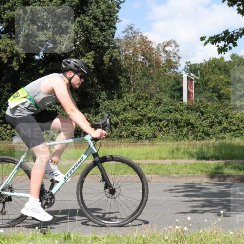 10.08.2025 - GEWOBA Citytriathlon Bremen Yannick Fuchs http://msf.ph/oto/8569970 10.08.2025 14:16:21 Radfahren 2, 23, 31, 38, 48, 57, 62, 63, 64, 65, 121, 144, 152, 173 meine-sportfotos.de