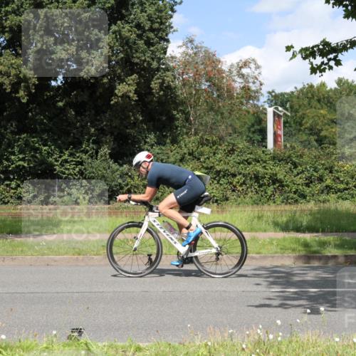 10.08.2025 - GEWOBA Citytriathlon Bremen Yannick Fuchs http://msf.ph/oto/8570077 10.08.2025 14:17:33 Radfahren 4, 127, 304 meine-sportfotos.de