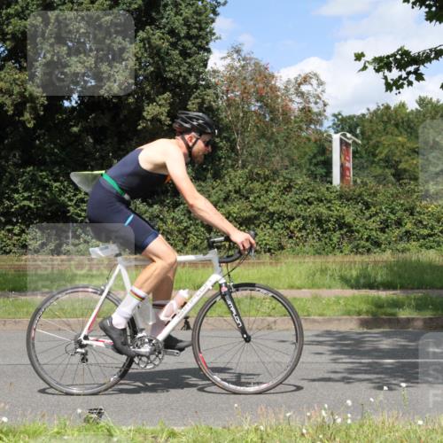 10.08.2025 - GEWOBA Citytriathlon Bremen Yannick Fuchs http://msf.ph/oto/8570079 10.08.2025 14:17:38 Radfahren 4, 127, 304 meine-sportfotos.de