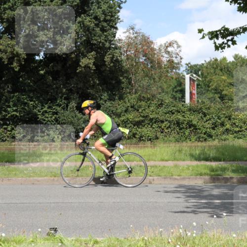 10.08.2025 - GEWOBA Citytriathlon Bremen Yannick Fuchs http://msf.ph/oto/8570085 10.08.2025 14:17:40 Radfahren 4, 127, 304 meine-sportfotos.de