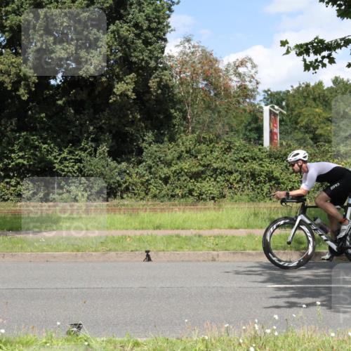 10.08.2025 - GEWOBA Citytriathlon Bremen Yannick Fuchs http://msf.ph/oto/8570094 10.08.2025 14:17:53 Radfahren 51, 91, 240, 263 meine-sportfotos.de