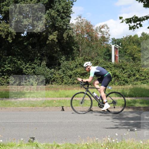 10.08.2025 - GEWOBA Citytriathlon Bremen Yannick Fuchs http://msf.ph/oto/8570113 10.08.2025 14:17:59 Radfahren 51, 91, 214, 240, 263 meine-sportfotos.de
