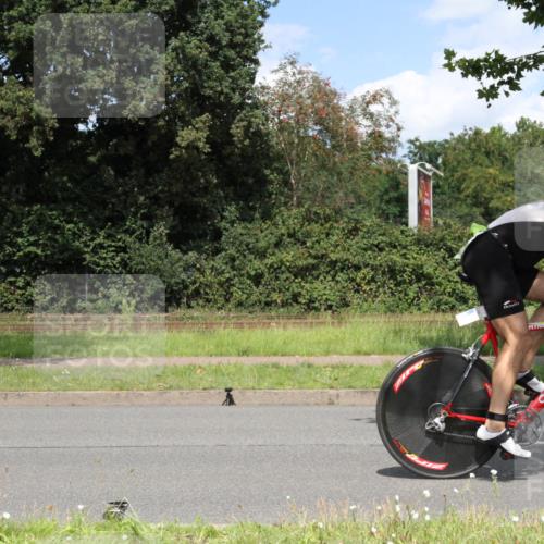 10.08.2025 - GEWOBA Citytriathlon Bremen Yannick Fuchs http://msf.ph/oto/8570120 10.08.2025 14:18:02 Radfahren 51, 91, 214, 240, 263 meine-sportfotos.de