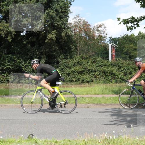 10.08.2025 - GEWOBA Citytriathlon Bremen Yannick Fuchs http://msf.ph/oto/8570123 10.08.2025 14:18:06 Radfahren 51, 91, 214, 240, 263, 295 meine-sportfotos.de