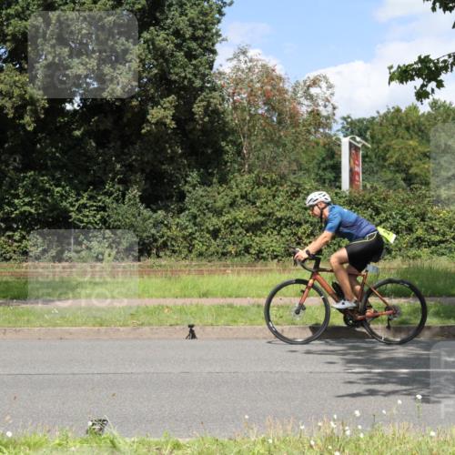 10.08.2025 - GEWOBA Citytriathlon Bremen Yannick Fuchs http://msf.ph/oto/8570135 10.08.2025 14:18:20 Radfahren 47, 75, 94, 100, 147, 214, 255, 295 meine-sportfotos.de
