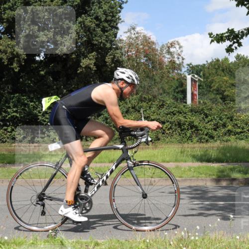 10.08.2025 - GEWOBA Citytriathlon Bremen Yannick Fuchs http://msf.ph/oto/8570136 10.08.2025 14:18:22 Radfahren 47, 75, 94, 100, 147, 255, 295 meine-sportfotos.de