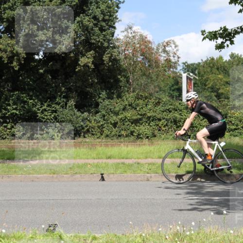10.08.2025 - GEWOBA Citytriathlon Bremen Yannick Fuchs http://msf.ph/oto/8570137 10.08.2025 14:18:22 Radfahren 47, 75, 94, 100, 147, 255, 295 meine-sportfotos.de