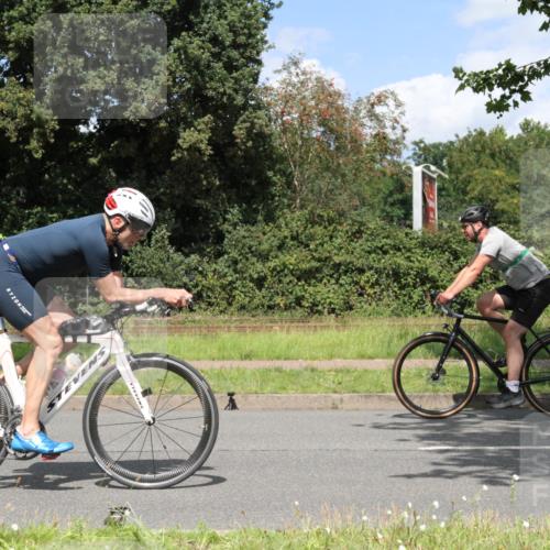 10.08.2025 - GEWOBA Citytriathlon Bremen Yannick Fuchs http://msf.ph/oto/8570138 10.08.2025 14:18:23 Radfahren 47, 75, 94, 100, 131, 147, 255, 295 meine-sportfotos.de